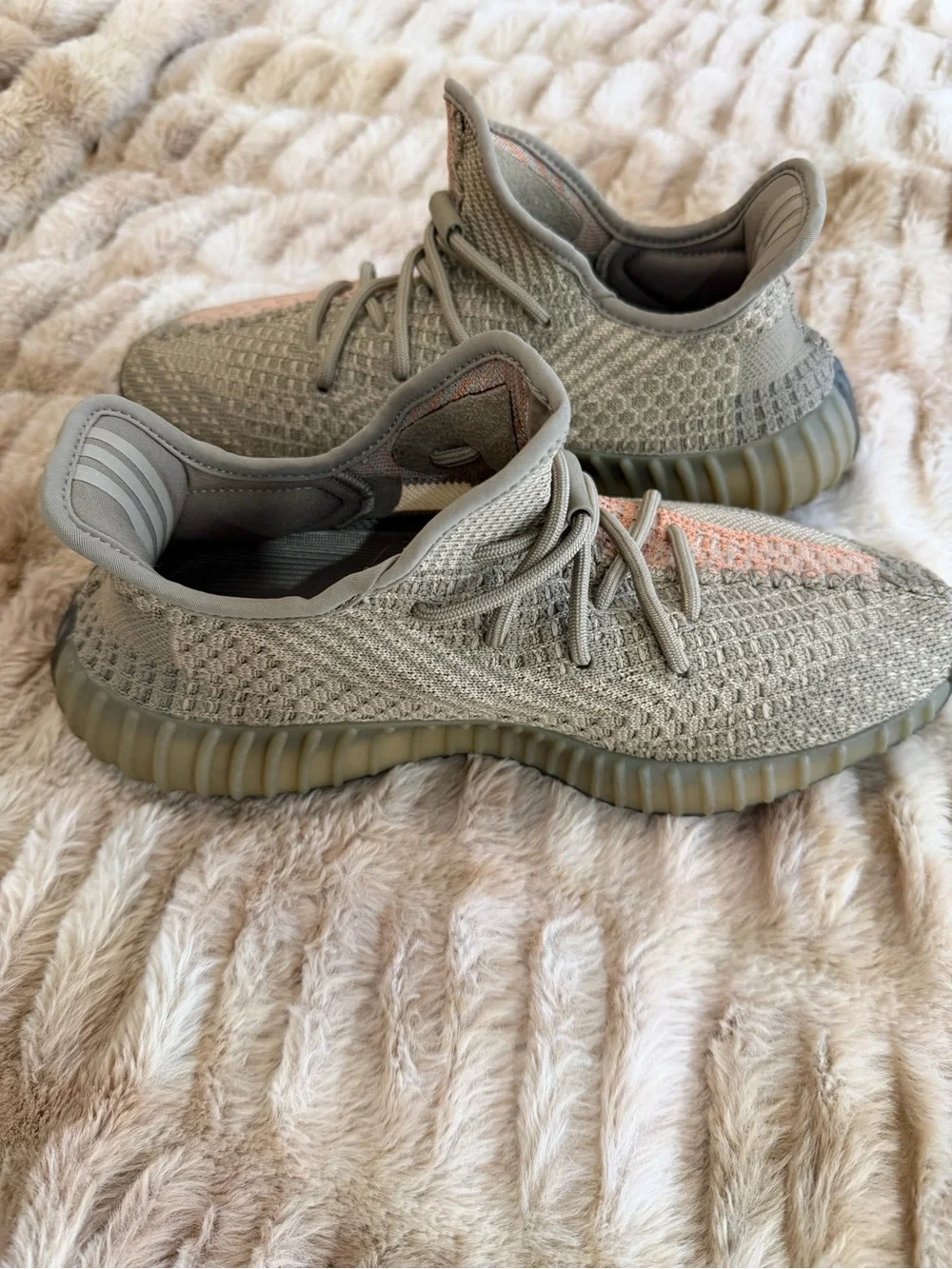 adidas Yeezy Boost 350 V2 